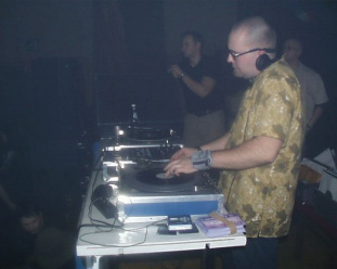 DJ I.C.O.N. (DNS Berlin)