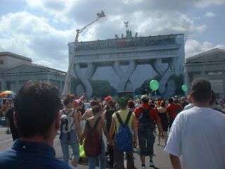 vor dem brandenburger tor - 15:20 uhr