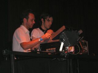2 many dj´s