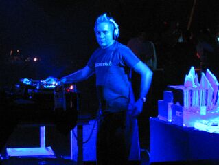 Sven V&auml;th