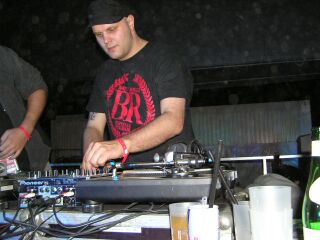 marc hype feat. jim dunloop (keine ahnung, welcher davon hier im bild ist... wers weiss, bitte mailen! :) )