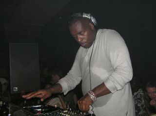 kevin saunderson